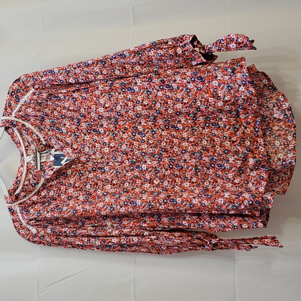 NWT Seven7 Rayon Top